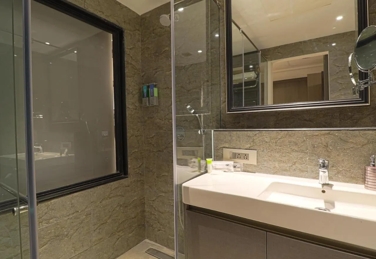Air By Ahuja Residences Gurgaon 4*,